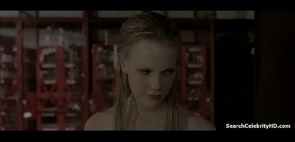  Laura Harris in The Faculty 1998